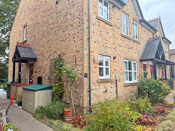 2 Bedroom Flat For Sale In John Gray Court, Willerby, HU10