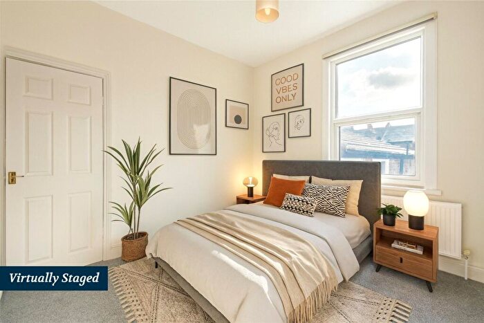 2 Bedroom Flat To Rent In Geldart Road, Peckham, SE15