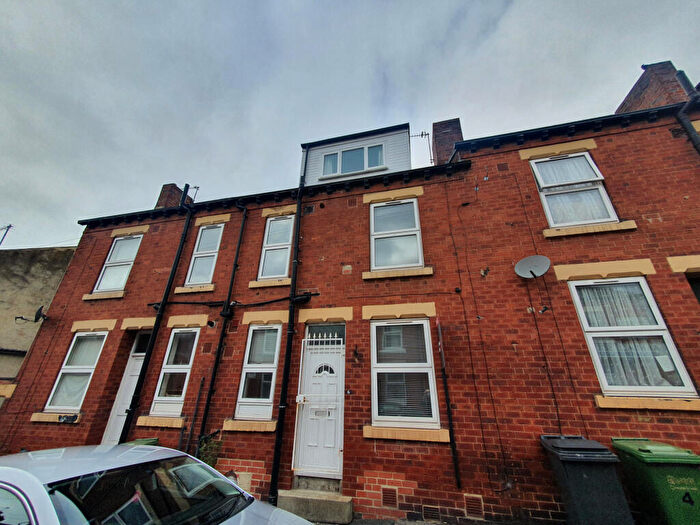 2 Bedroom Terraced House To Rent In Kelsall Avenue, Leeds, West Yorkshire, LS6