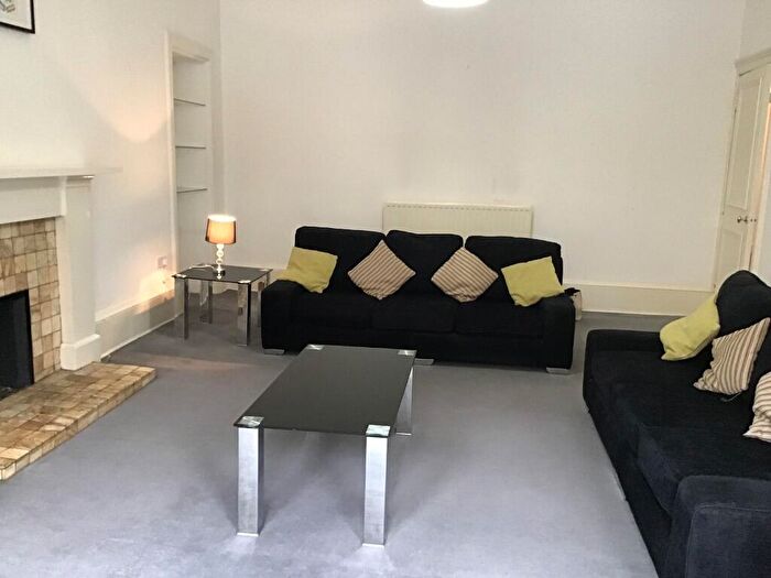 2 Bedroom Flat To Rent In Dowanside Road, Dowanhill, Glasgow, G12