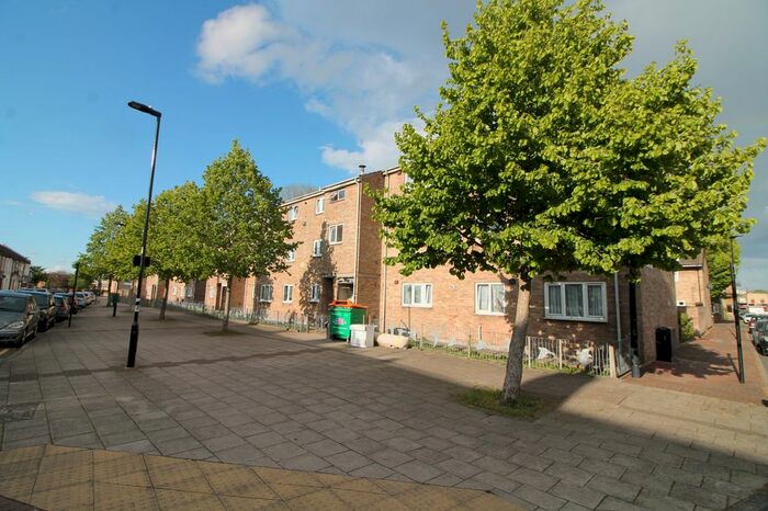 1 Bedroom Flat To Rent In Exning Road, London, E16