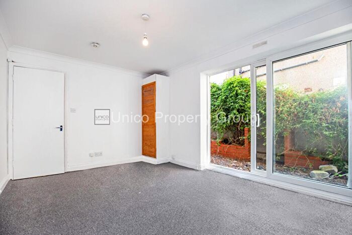 1 Bedroom Maisonette To Rent In Medway Road, London, E3