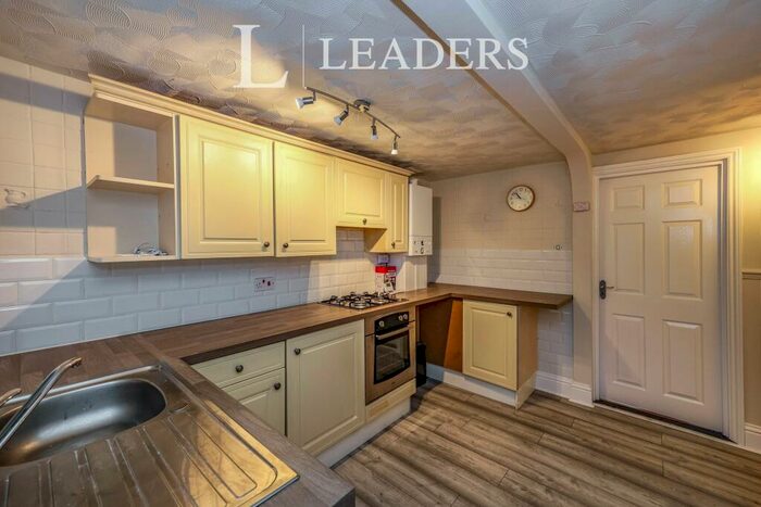 2 Bedroom Flat To Rent In New Road, Portsmouth, PO2