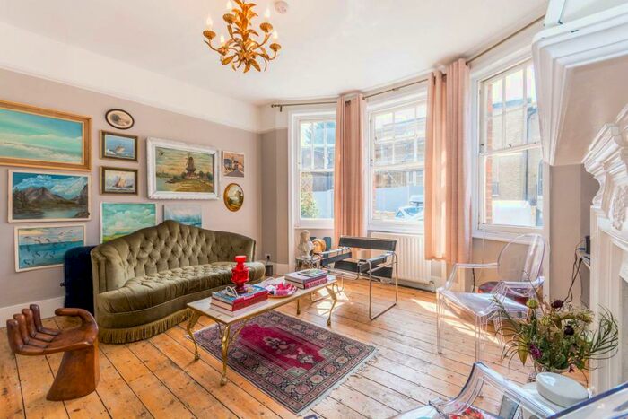 2 Bedroom Flat To Rent In Stamford Grove West, Stoke Newington, London, N16