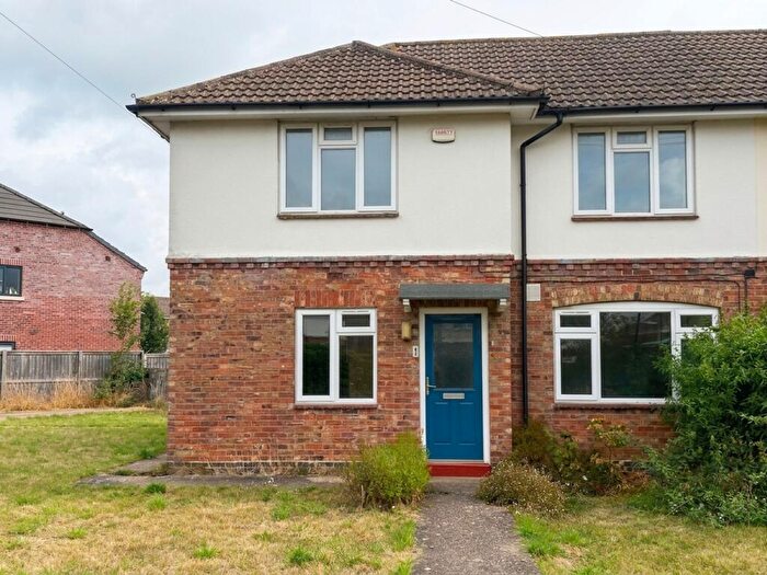 3 Bedroom Semi-Detached House To Rent In The Avenue, Grantham, NG31