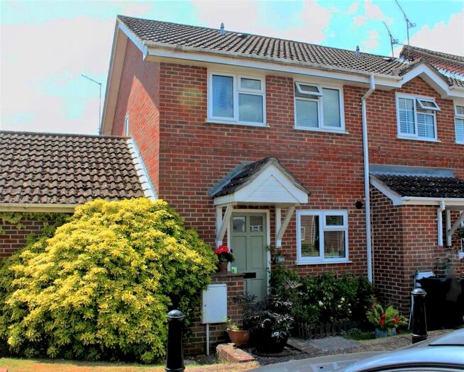 2 Bedroom End Of Terrace House To Rent In Kingfisher Walk, Ash, Aldershot, GU12