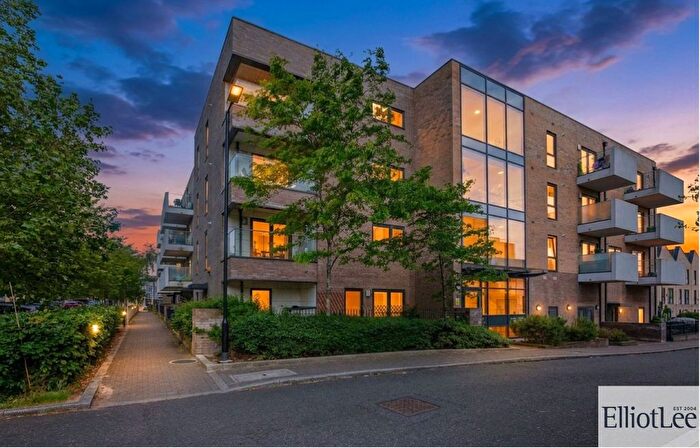 2 Bedroom Flat To Rent In Tranquil Lane, Calla Court Tranquil Lane, HA2