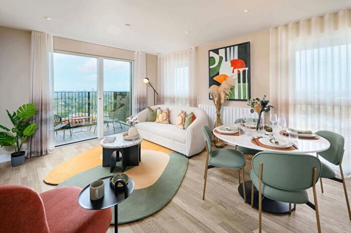 3 Bedroom Flat For Sale In Kidbrooke Village, Pegler Square, SE3