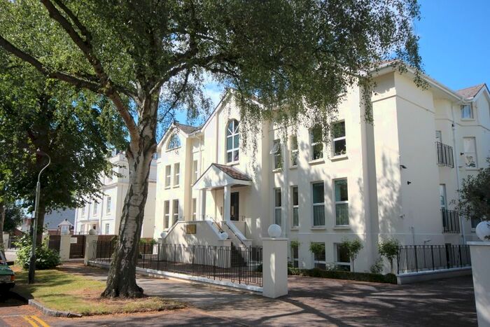 2 Bedroom Flat To Rent In Cranley, Wellington Square, Fairview, Cheltenham, GL50