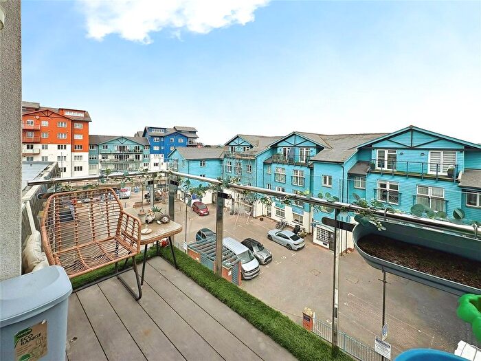 2 Bedroom Flat To Rent In Pierhead, Exmouth, Devon, EX8