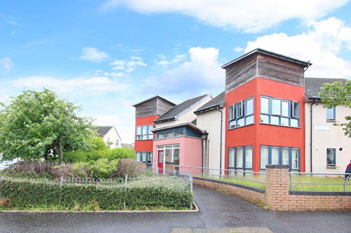 2 Bedroom Flat For Sale In / Castlebrae Glebe, Craigmillar, Edinburgh, EH16