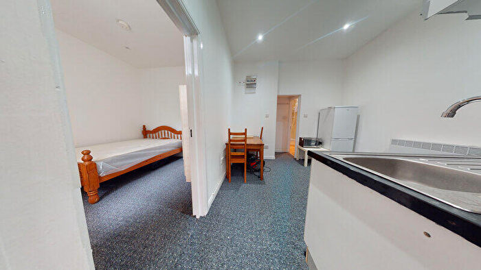 1 Bedroom Flat To Rent In Hyde Park Road, Hyde Park, Leeds, LS6