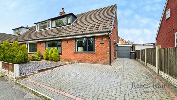 3 Bedroom Semi Detached House For Sale In Brindle Road, Bamber Bridge, Preston, Lancashire, PR5