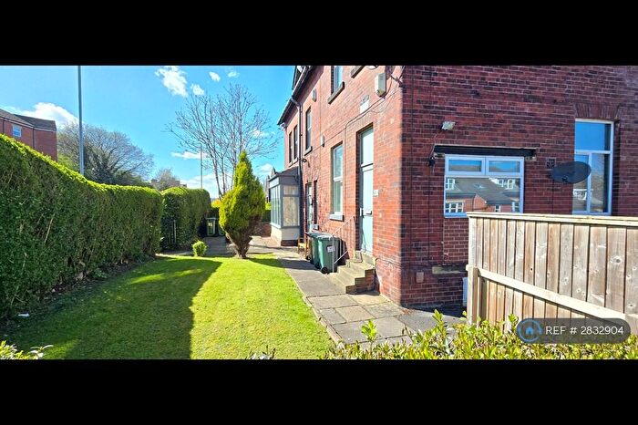 1 Bedroom Flat To Rent In Kirkstall Lane, Leeds, LS5