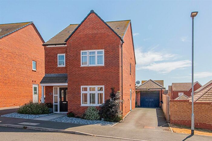 3 Bedroom Detached House For Sale In Ivatt Avenue, Wellingborough, NN8