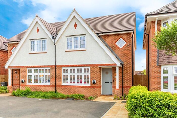 3 Bedroom Semi-Detached House For Sale In Devon Way, Northampton, NN3