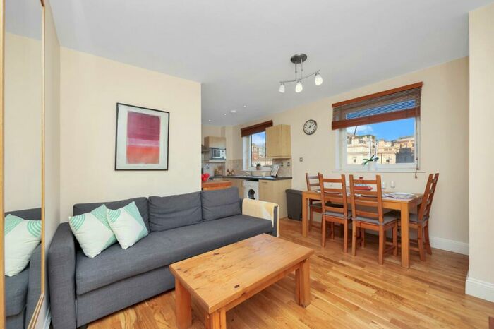 2 Bedroom Apartment To Rent In Farringdon Road, EC1M