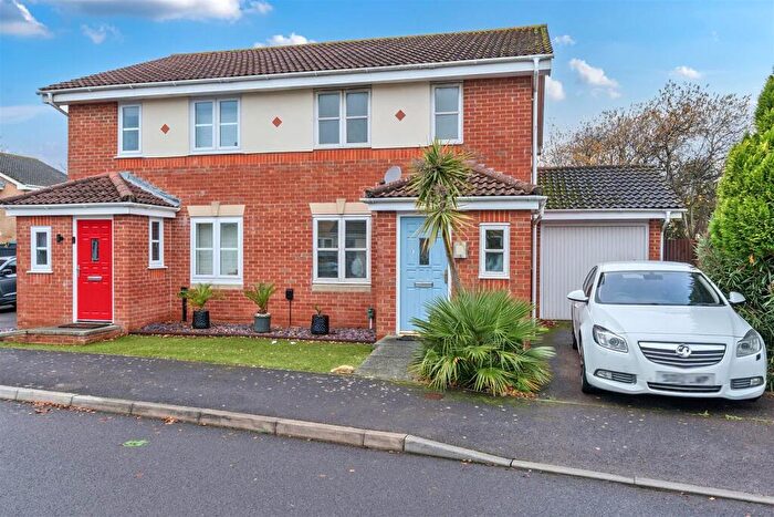 3 Bedroom Semi Detached House For Sale In Roebuck Drive, Priddys Hard, Gosport, PO12