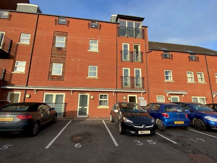 2 Bedroom Apartment To Rent In Wesleyan Court, Lincoln, LN2