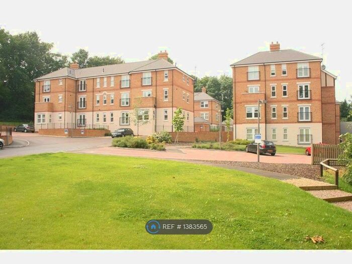 2 Bedroom Flat To Rent In Adrian Close, Hemel Hempstead, HP1