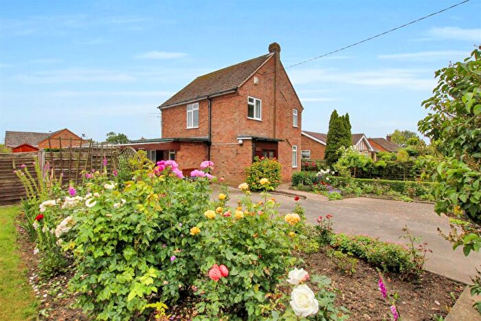 3 Bedroom Detached House For Sale In Bardney Road, Wragby, Market Rasen, LN8