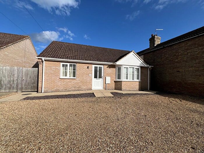 2 Bedroom Detached Bungalow For Sale In West Street, Chatteris, PE16