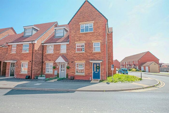 4 Bedroom End Of Terrace House To Rent In Greenwood Way, Harwell, Didcot, OX11