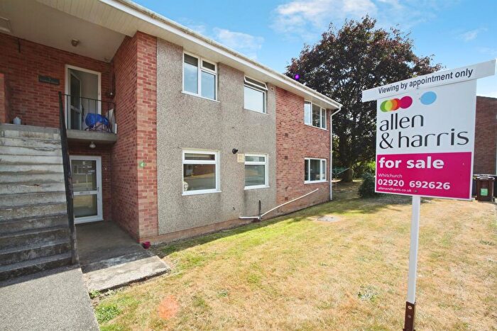 3 Bedroom Flat For Sale In Bishops Close, Whitchurch, Cardiff, CF14