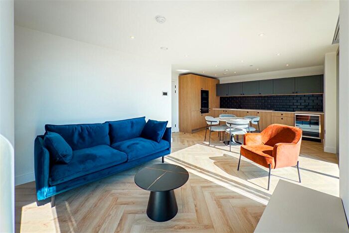 2 Bedroom Apartment To Rent In Bankside, M3