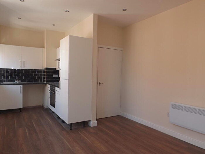 1 Bedroom Flat To Rent In Jersey Street, Ashton-under-lyne, Tameside, OL6