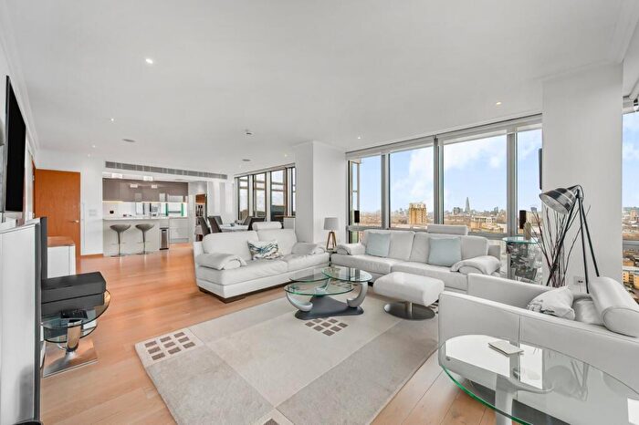 2 Bedroom Flat For Sale In West India Quay, Canary Wharf, E14