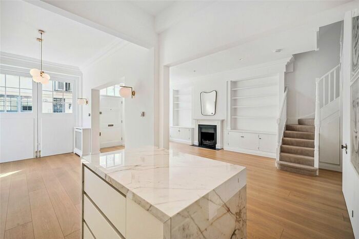 3 Bedroom Mews To Rent In Petersham Place, London, SW7