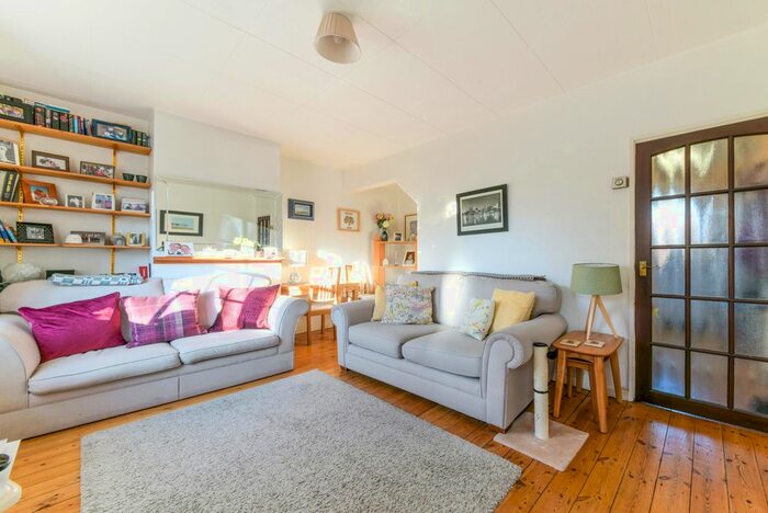 2 Bedroom Property To Rent In Henty Walk, Putney, London, SW15