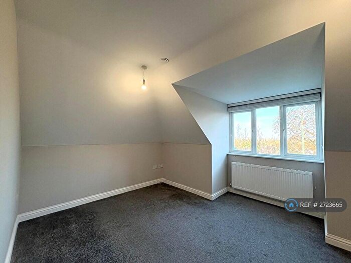 2 Bedroom Flat To Rent In Maxwell Court, Bournemouth, BH11