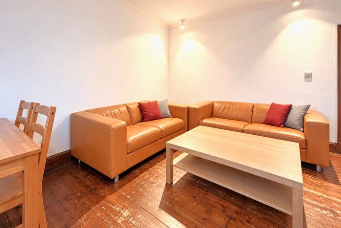 2 Bedroom Flat To Rent In Henderson Street, Leith, Edinburgh, EH6