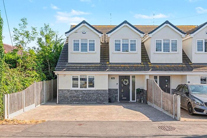 4 Bedroom Chalet For Sale In Orchard Avenue, Hockley, SS5