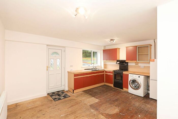 3 Bedroom End Of Terrace House For Sale In Streetfields, Halfway, S20