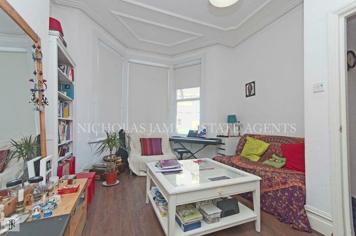2 Bedroom Flat To Rent In Frobisher Road, Haringey London, N8