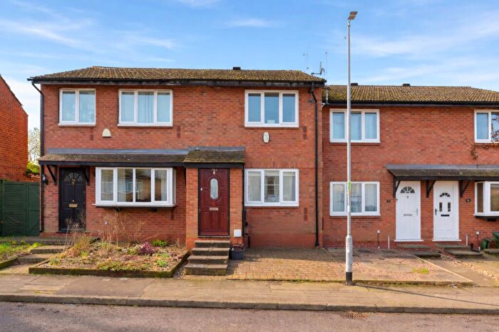 2 Bedroom Terraced House For Sale In Summer Street, Slip End, Luton, Bedfordshire, LU1