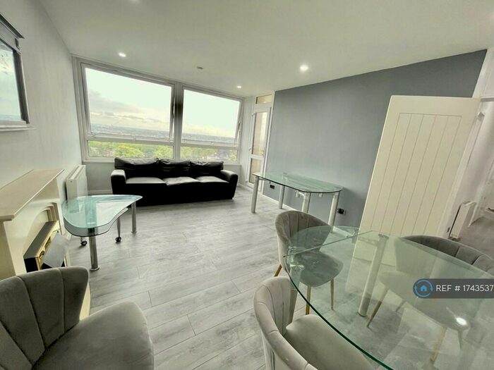 3 Bedroom Flat To Rent In Warwick Crest, Birmingham, B15