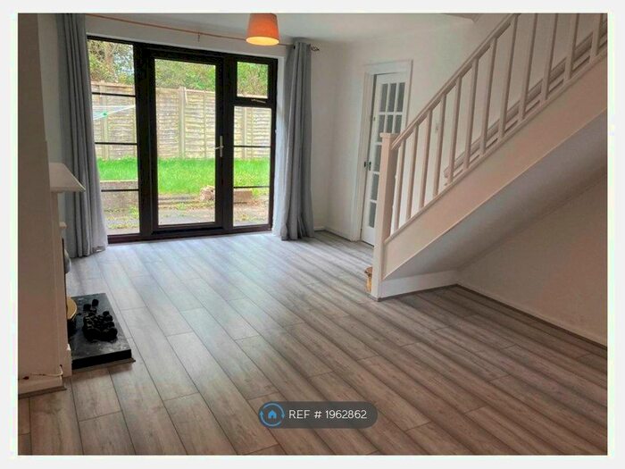 4 Bedroom Semi-Detached House To Rent In Thorpe Way, Cambridge, CB5