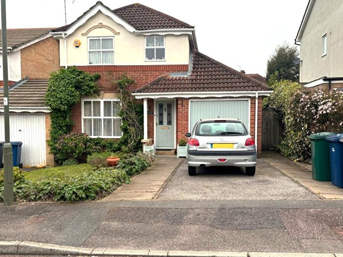 3 Bedroom Detached House For Sale In Boardman Close, Barnet, EN5