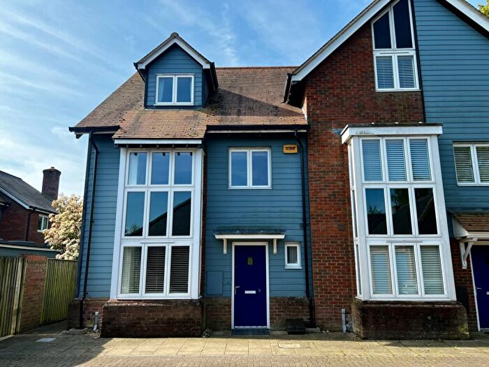 4 Bedroom Town House To Rent In Londesborough Place, Lymington, Hampshire, SO41