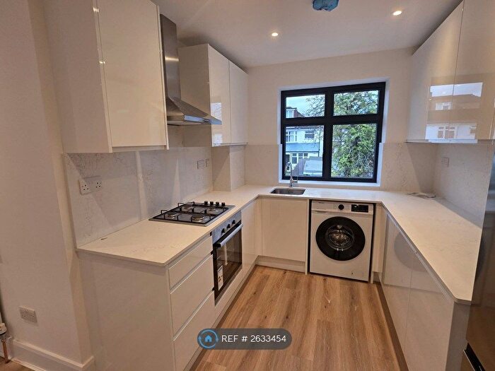 3 Bedroom Flat To Rent In Chantry Close, Harrow, HA3