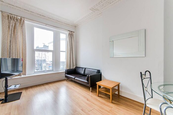 1 Bedroom Flat To Rent In Earls Court Road, Earls Court, London, SW5
