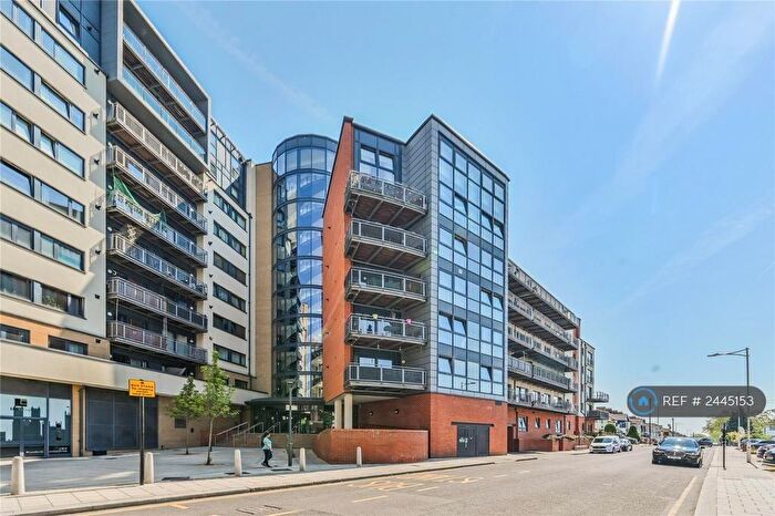 2 Bedroom Flat To Rent In Jasmin House, Gants Hill, Ilford, IG2