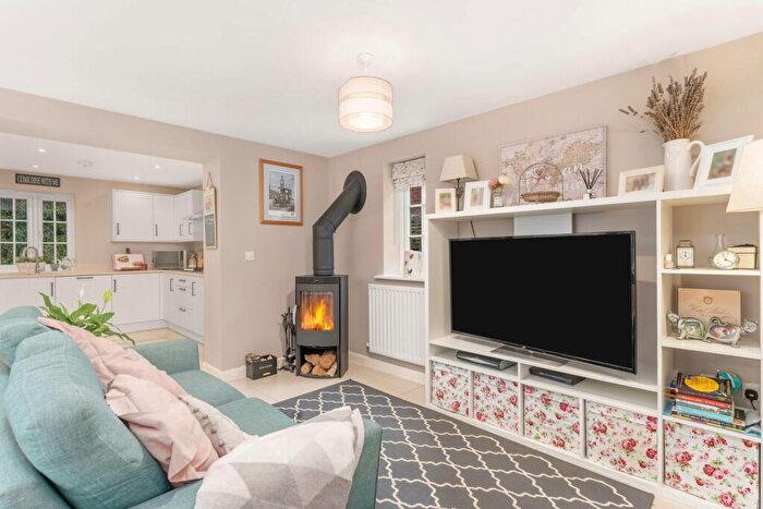 5 Bedroom Detached House For Sale In Millers Way, Middleton Cheney, OX17