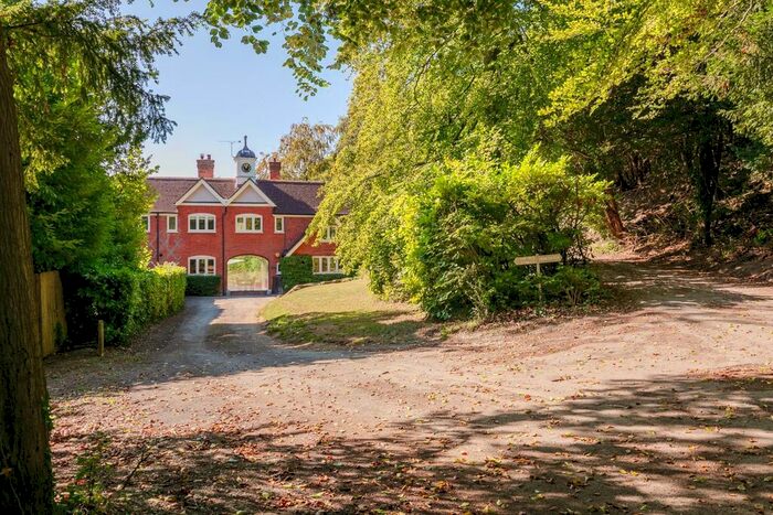 3 Bedroom Property For Sale In Monkshatch, Compton, Guildford, GU3