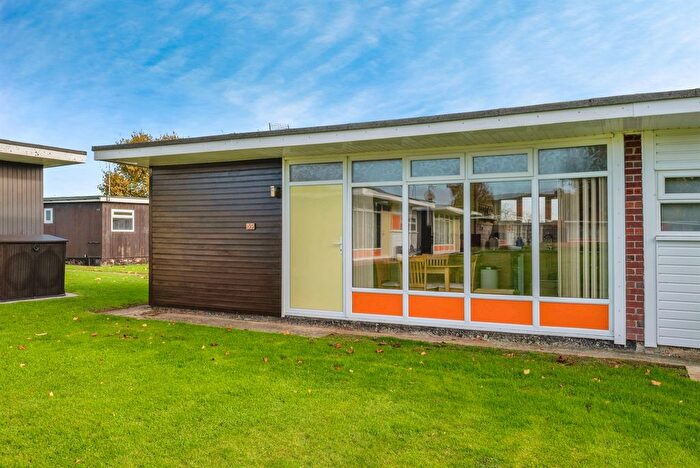 2 Bedroom Bungalow For Sale In Broadside Chalet Park, Stalham, Norwich, NR12