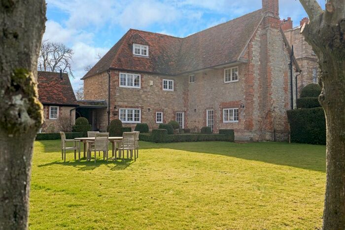 5 Bedroom Detached House To Rent In Newington, Wallingford, OX10